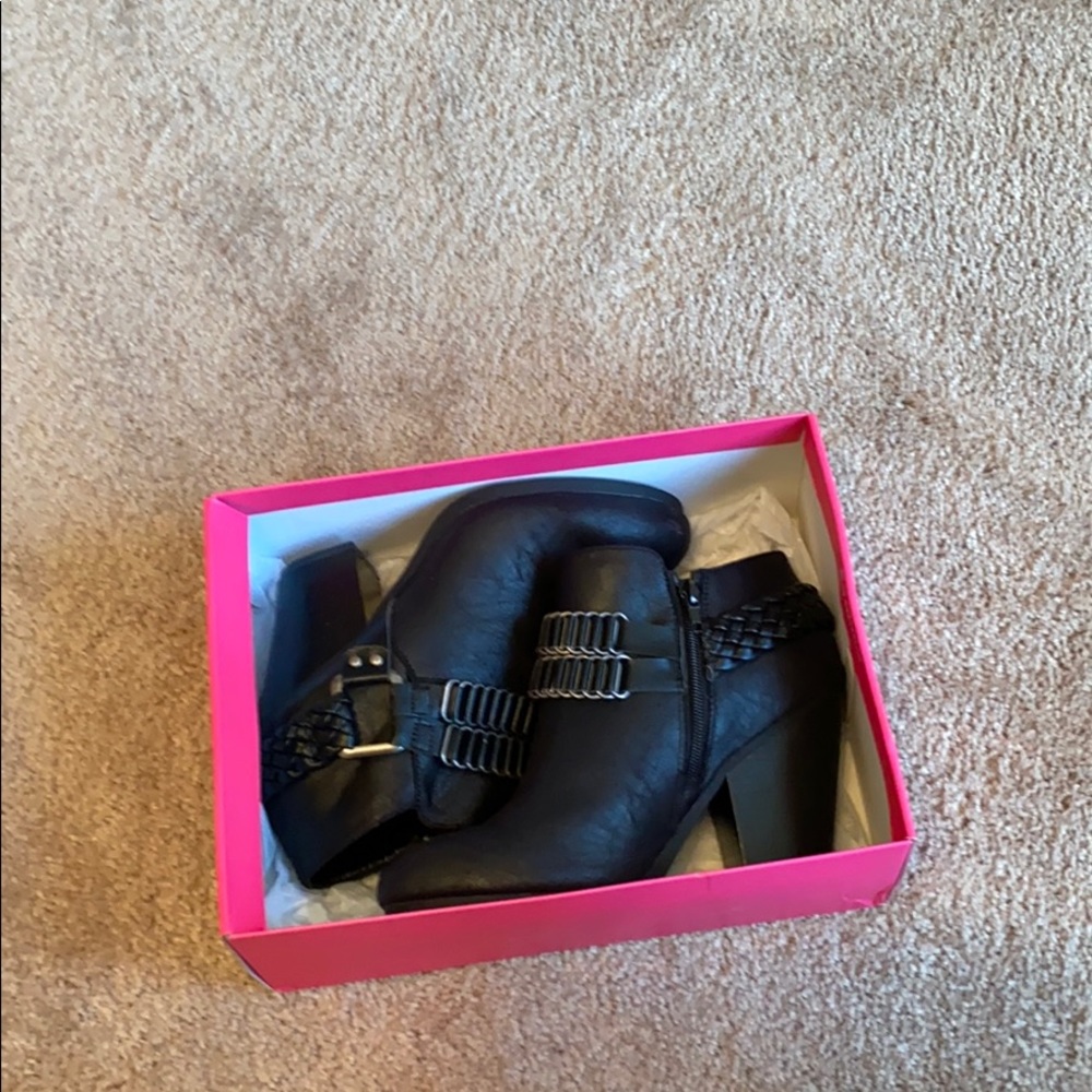 Black short boots by Just Fab